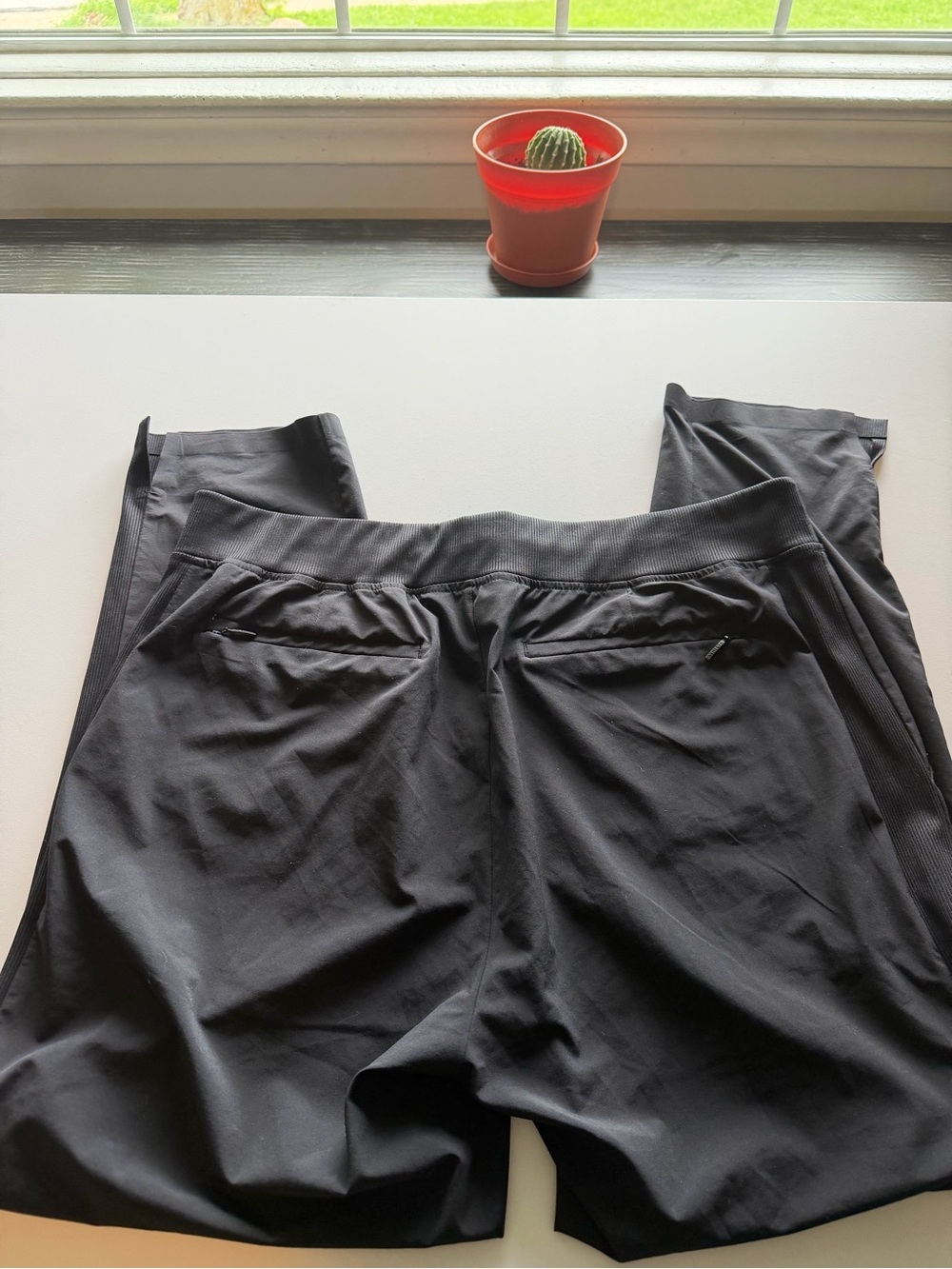 Athleta Black Cropped Stretch Ponte Pants - Picture 3 of 3